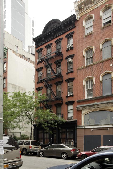 13 E 3rd St in New York, NY - Foto de edificio