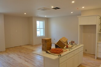 461 Main St-Unit -204 in East Greenwich, RI - Building Photo - Building Photo