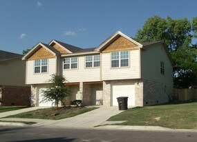 13610 Woodstone Way in San Antonio, TX - Building Photo