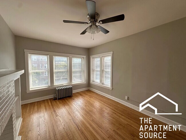 4908 N St Louis Ave in Chicago, IL - Foto de edificio - Building Photo