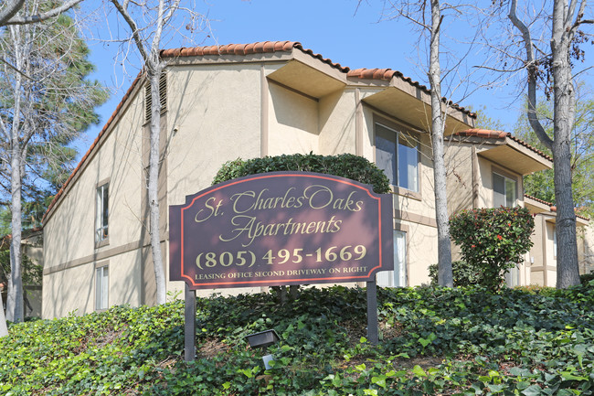 St. Charles Oaks Apartments in Thousand Oaks, CA - Foto de edificio - Building Photo