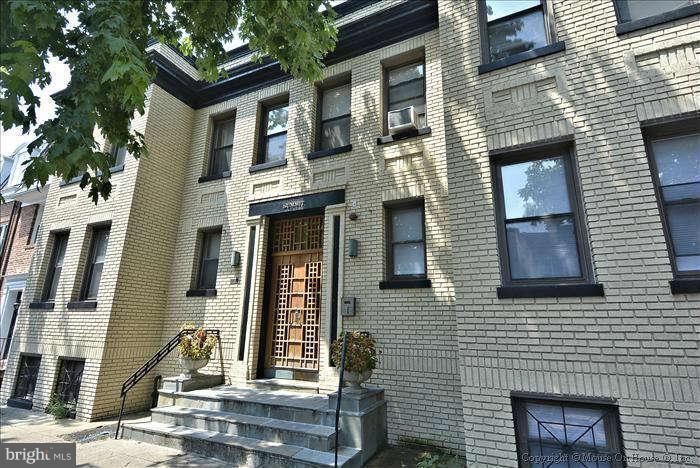 1318 35th St NW, Unit 3 BR 2 BA Georgetown Univ in Washington, DC - Building Photo