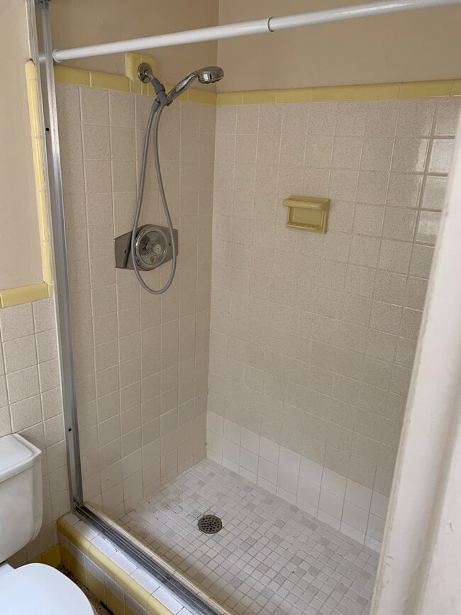 4930 Victoria Dr in Cape Coral, FL - Building Photo - Building Photo
