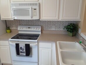 1359 Hampton Park Ln in Melbourne, FL - Building Photo - Building Photo