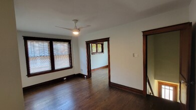 5537 Holly Hills Ave in St. Louis, MO - Building Photo - Building Photo