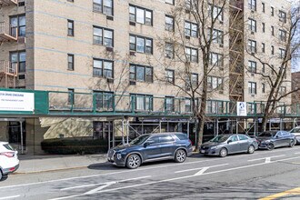 3184 Grand Concourse in Bronx, NY - Building Photo - Building Photo