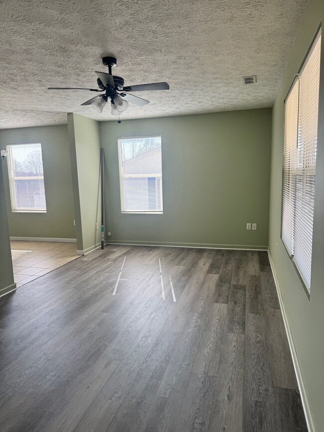 58 Snow Hill Church Rd in Candler, NC - Foto de edificio - Building Photo