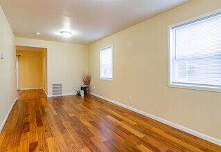 2730 9th St in Rockford, IL - Building Photo - Building Photo