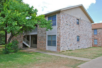 210 Renfro St in Grand Prairie, TX - Building Photo - Building Photo