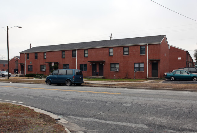 Houston Moore Terrace in Wilmington, NC - Building Photo - Building Photo