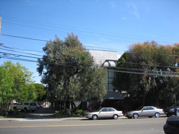 Lincoln House LLC in Alameda, CA - Foto de edificio - Building Photo