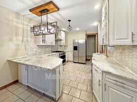 909 Cooper St in Danville, PA - Building Photo