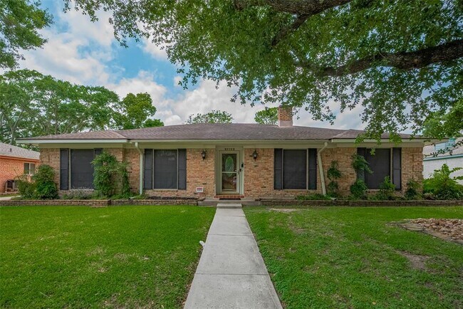 property at 15222 Torry Pines Rd