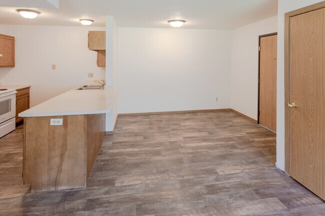 Falcon Landing Apartments in Rochester, MN - Building Photo - Interior Photo