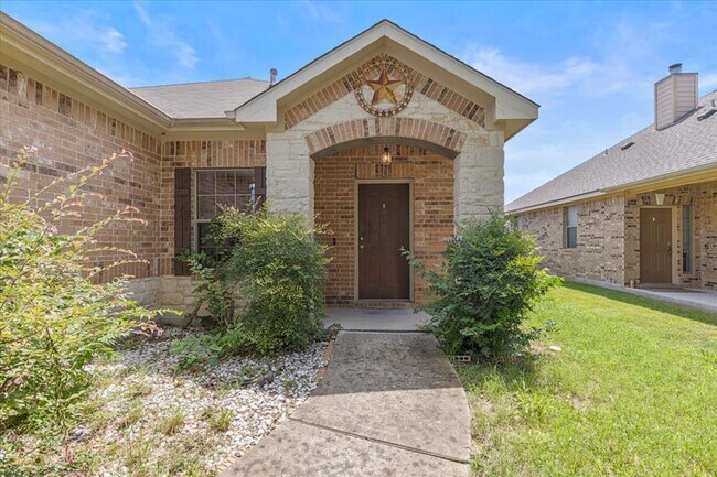 1001 Hyde Park Dr in Round Rock, TX - Foto de edificio - Building Photo