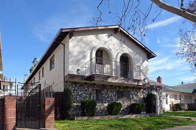 1819 W St in Sacramento, CA - Foto de edificio - Building Photo