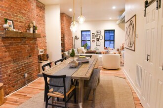 2017 Forbes Ave in Pittsburgh, PA - Building Photo - Building Photo