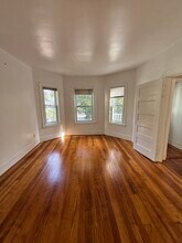 42 Holyoke Rd, Unit 2 in Somerville, MA - Building Photo - Building Photo