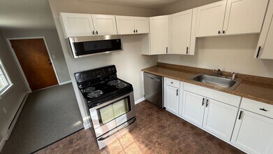 51 Patton St in Rochester, NH - Building Photo - Building Photo