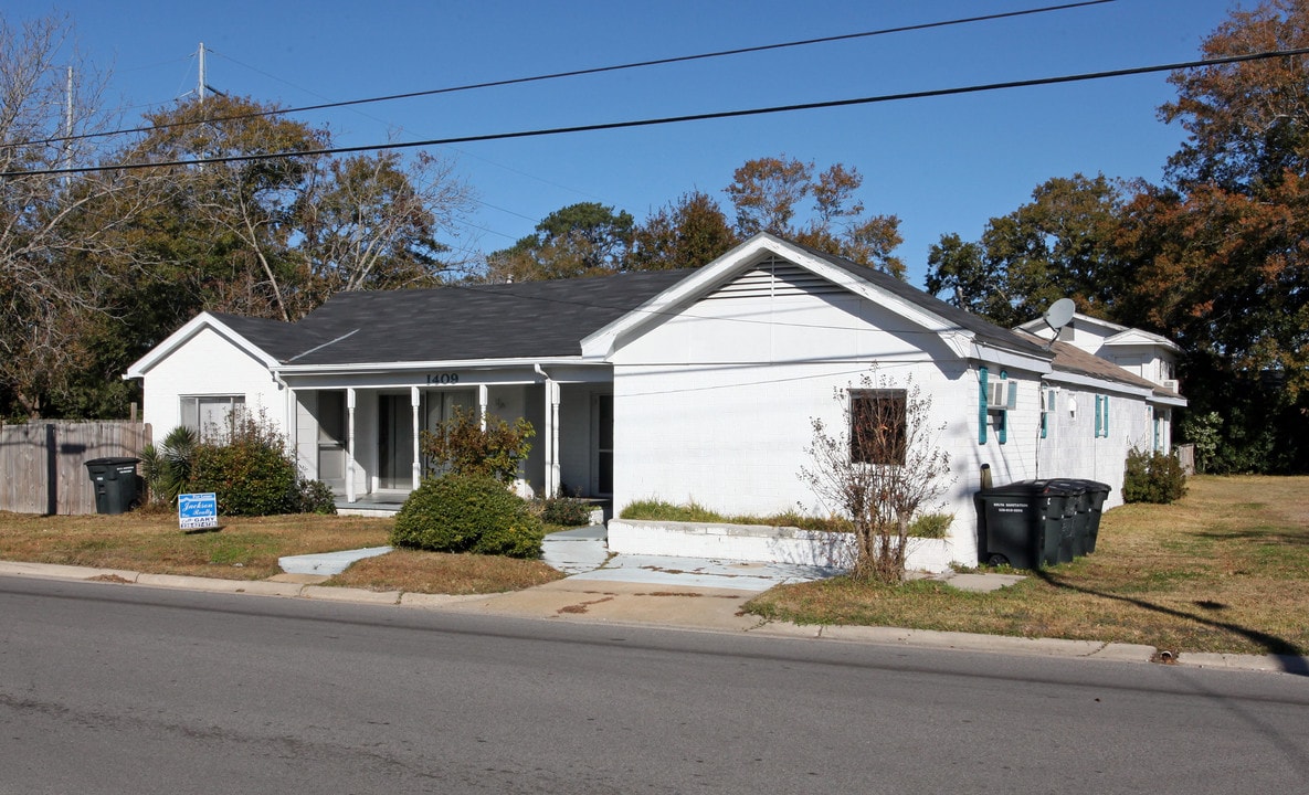 1409 Live Oak Ave in Pascagoula, MS - Building Photo