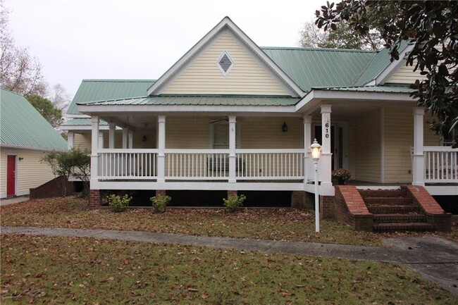 property at 610 Rock Springs Rd