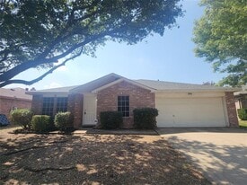 325 Taylor St in Saginaw, TX - Building Photo