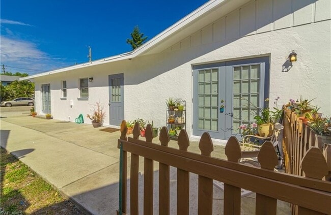 1358 Highlands Dr, Unit B2