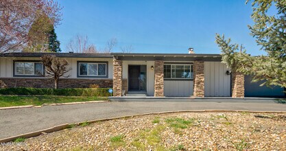 12310 S Hills Dr in Reno, NV - Building Photo - Building Photo