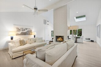5 Tanager Ln in Water Mill, NY - Building Photo - Building Photo