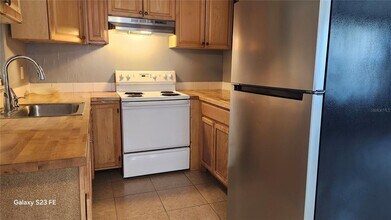 5016 S 85th St in Tampa, FL - Building Photo - Building Photo