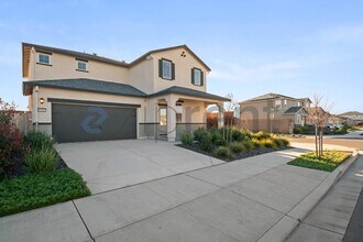 10512 Santana Ln in Stockton, CA - Building Photo - Building Photo