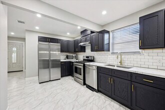 378 Alabama Ave in Beaumont, TX - Building Photo - Building Photo