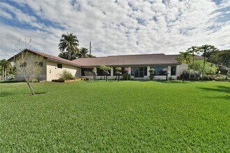 5425 SW 190th Ave in Southwest Ranches, FL - Building Photo - Building Photo