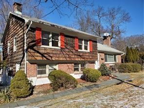 215 Harriman Rd in Irvington, NY - Building Photo