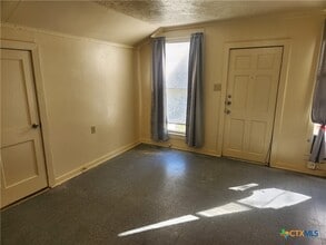 1205 S 17th St in Temple, TX - Building Photo - Building Photo