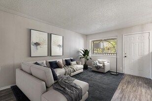 Crossings at Sixty Six in Tulsa, OK - Building Photo