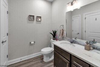 310 Centennial Ave, Unit 202 in Cranford, NJ - Building Photo - Building Photo