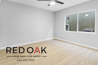 8011 S Western Ave, Unit 6 in Los Angeles, CA - Building Photo - Building Photo