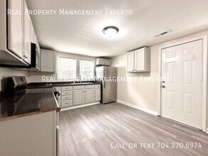 3045 Reid Ave in Charlotte, NC - Building Photo - Building Photo