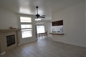 5107 Snowdrift Ct in Bakersfield, CA - Building Photo - Building Photo