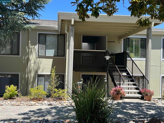 property at 1443 Rockledge Ln