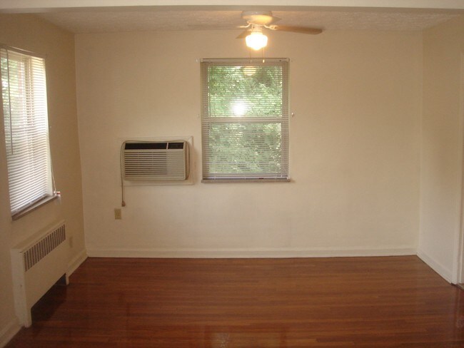 3127-3128 Worthington Ave in Cincinnati, OH - Building Photo - Interior Photo