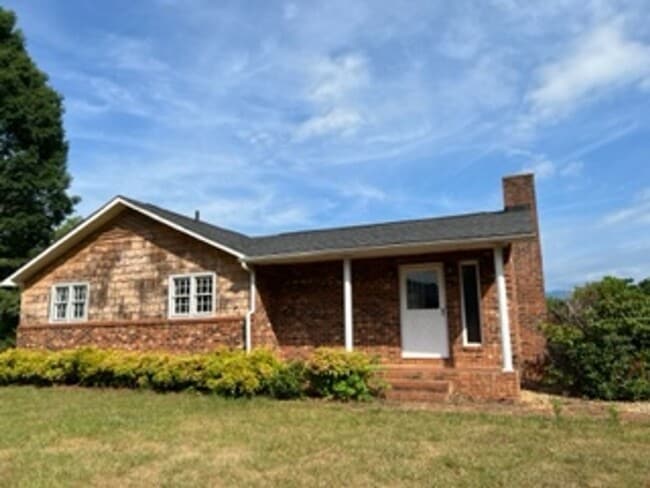 property at 2611 Old Fort Sugar Hill Rd