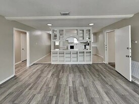 102 3rd Jpv St in Winter Haven, FL - Building Photo