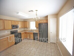 12915 W Lawrence Ct in Glendale, AZ - Building Photo - Building Photo