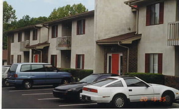 Carmel Creek Apartments in Atlanta, GA - Foto de edificio - Building Photo