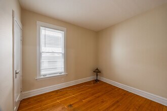 5311 W Berenice Ave, Unit 1 in Chicago, IL - Building Photo - Building Photo