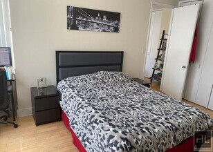 250 S End Ave in New York, NY - Building Photo - Building Photo