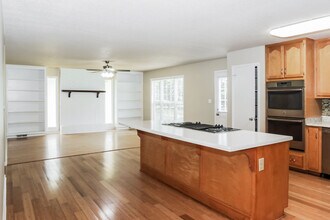 203 Bumblebee Dr in Harvest, AL - Building Photo - Building Photo