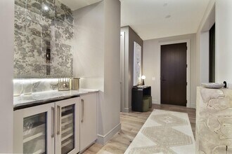 2425 Peachtree Rd in Atlanta, GA - Building Photo - Building Photo